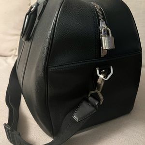 Louis Vuitton Kendal Handbag Taiga Pm Black Leather